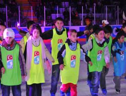 Eğitim alıp, gösteri yaptılar